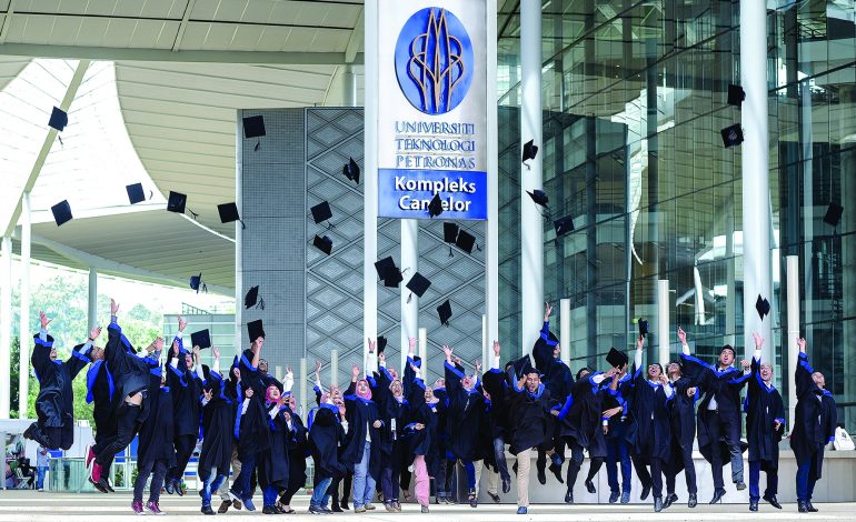 Hari Konvokesyen UTP. Sumber : https://www.utp.edu.my