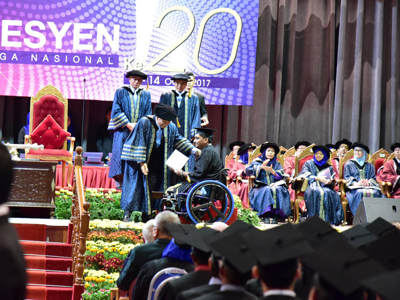 Hari Konvokesyen UNITEN. Sumber : https://www.uniten.edu.my/