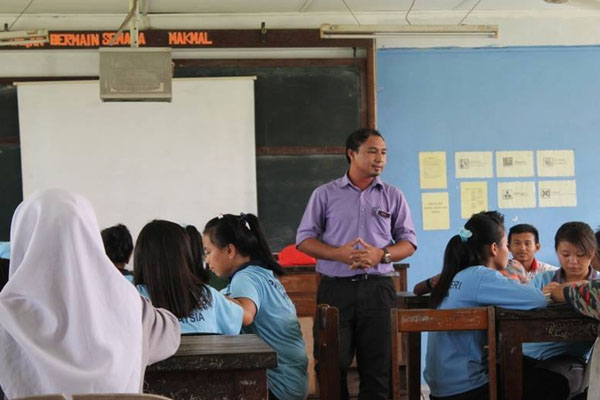 news - Too many graduates in education