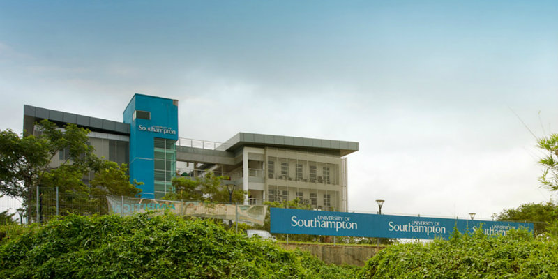 University of Southampton Top Achiever Scholarship